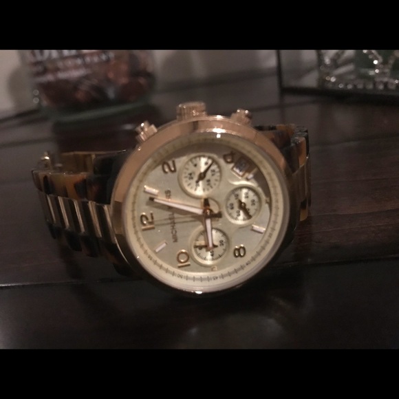 Michael Kors Watch - Picture 4 of 4